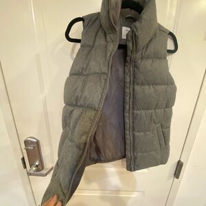 Navy Blue buffer vest. Gray color. XS. Great style and quality